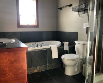 Wesbert Winery & Guest Suites - Naramata - Badkamer