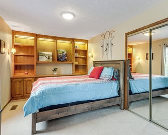 Holiday Island Family Home on 13th Green! - Eureka Springs - Habitación