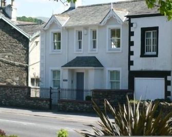 Wrenville - Keswick - Building