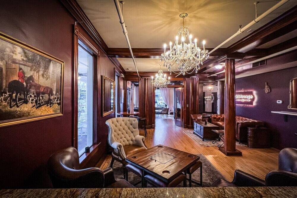 The Jefferson Inn Rm. 2 | Standard Suite - Southern Pines - Lounge