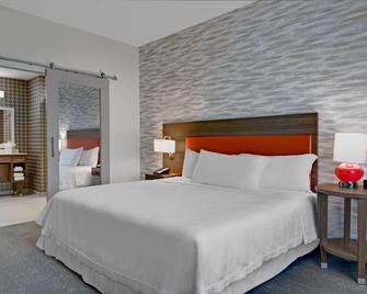 هوم2 سويتس باي هيلتون فورت مايرز كولونيال بلفاد - فورت ميرس - غرفة نوم