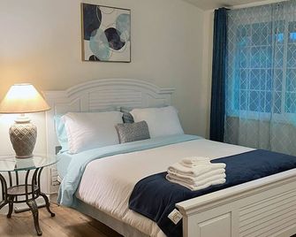 New Renovated 3B2B house - West Covina - Bedroom