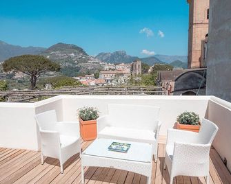 Mimì B&B - ראבלו - מרפסת