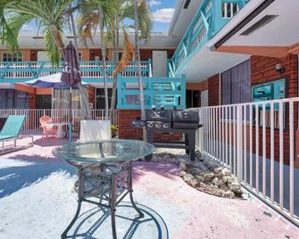 Sky Islands Hotel - Fort Lauderdale - Patio