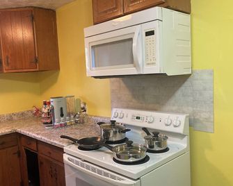 Historic 4-bedroom house in Glen Carbon with AC - Glen Carbon - Cocina