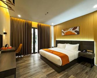 Venus Royale Hotel - Coron - Schlafzimmer