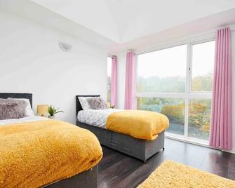 Dellehomes Remarkable 4-Bed House in Manchester - Manchester