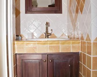 Boutique Hotel I Cinque Balconi - Santa Marina Salina - Cucina