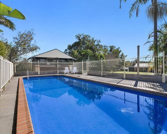 Catalina Motel Lake Macquarie - ניוקאסל - בריכה