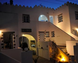 Pico Bello - Grikos - Building
