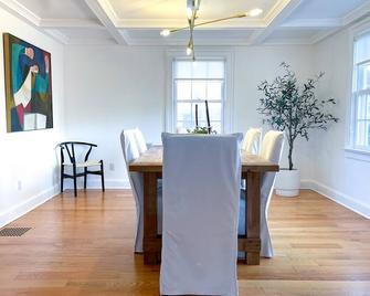 Fairfield Beach Modern Colonial - Fairfield - Dining room