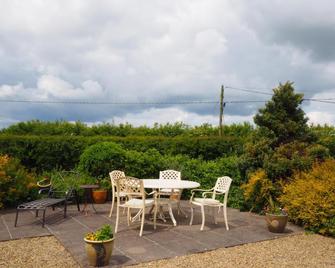 Inglewood Lodge B&B - Blessington - Patio