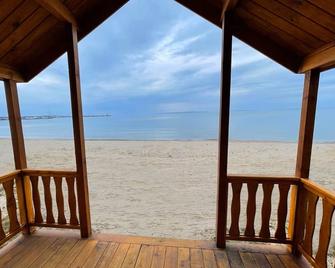 Waterfront Inn Mackinaw City - מקינאו סיטי - מרפסת