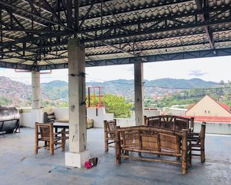 Your classic luxury home away from home, where to unwind and relax - Baguio - Balcony