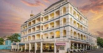 Sentrim Castle Royal Hotel - Mombasa - Rakennus