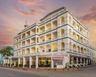 Sentrim Castle Royal Hotel - Mombasa - Building