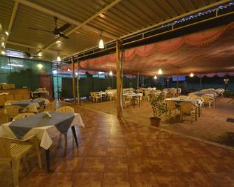 The Pavillion Hotel - Kolhapur - Restaurant