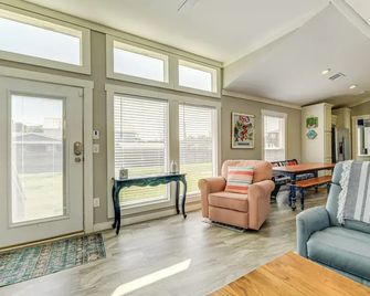 2 Blocks From Aransas Bay: Family Home w/ Patio! - Fulton
