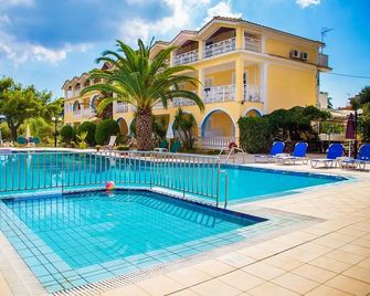 Sunflower Apartments & Studios - Laganas - Piscina