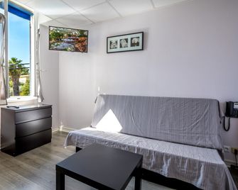 Hôtel des Moulins - Allauch - Wohnzimmer