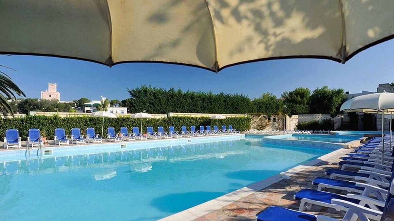 Baia Degli Aranci Suite & Apartments