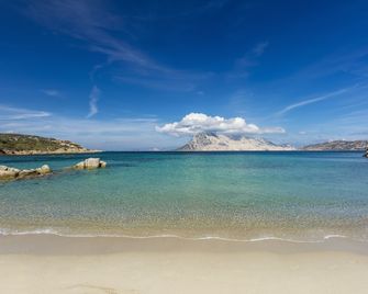 Resort Grande Baia - San Teodoro - Beach