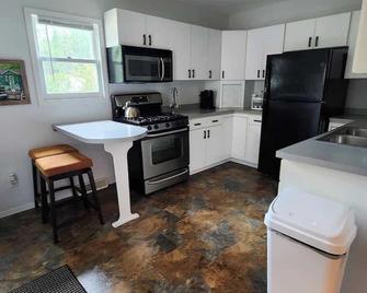 Family Waterfront Villa - Ortonville - Cocina