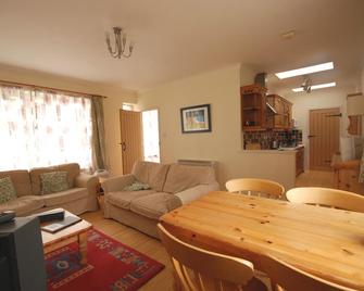Beautiful 2 Person Cottage in Lovely Secluded Gardens - Taynuilt - Huiskamer