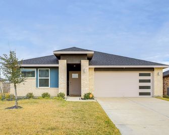 Resort Perks & Private Hot Tub: Brookshire Retreat - Brookshire - Budova