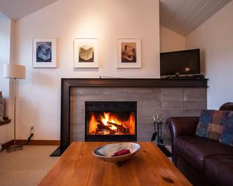 Whistler Superior Properties - Whistler - Living room