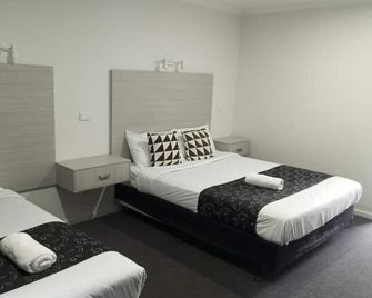 Big Valley Lakeside Paradise Motor Inn - Shepparton