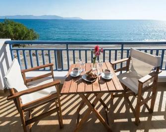 Anesis Hotel - Kythira - Balcón