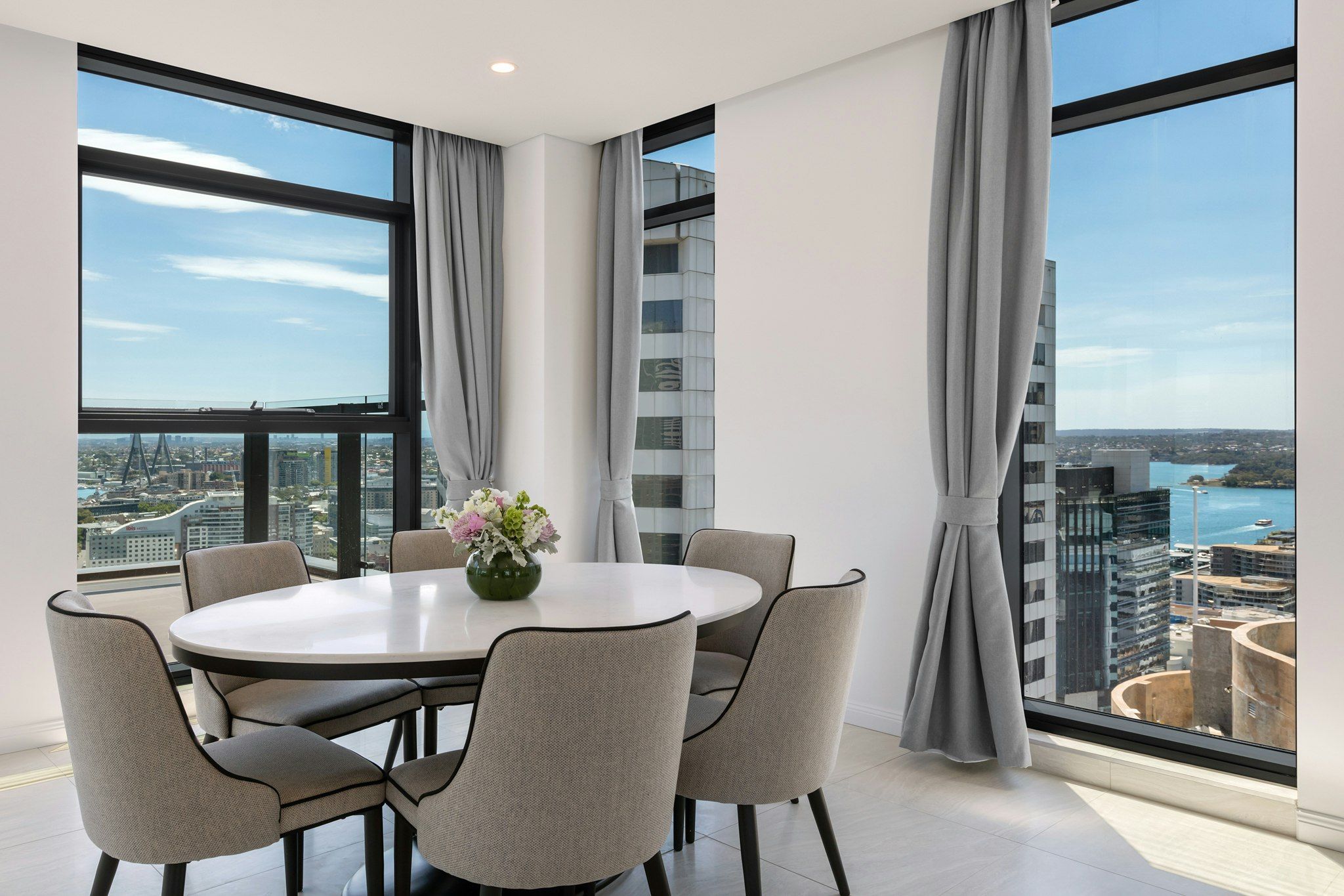 Meriton Suites Sussex Street - סידני - חדר אוכל