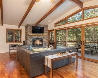 Yosemite Rendezvous - Fish Camp - Wohnzimmer