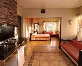 Palmas Del Mar Conference Resort Hotel - Thành phố Bacolod - Phòng ngủ
