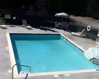 Motel 6 Ely - Ely - Pool