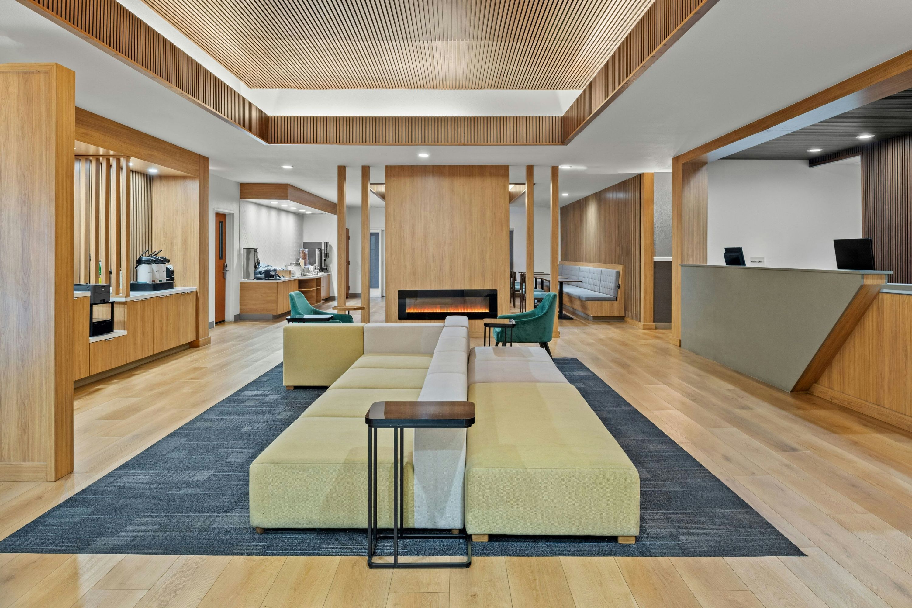 Fairfield Inn & Suites by Marriott Sacramento Elk Grove - Elk Grove - Front desk