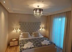 Mijovic Apartments - Budva - Bedroom