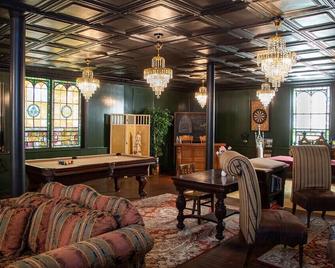 Rest & Reignite At The Pulpit House -See Video-King Bed - Whole Building Private - Hagaman