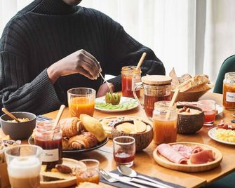 Apparthotel Mercure Paris Boulogne - Boulogne-Billancourt - Food