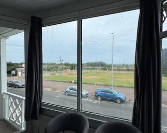 Chatsworth Hotel - Skegness - Parveke