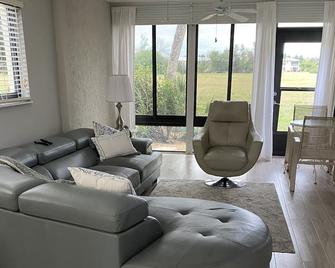 New Listing beautiful desirable Casa Bella Condo - Iona - Sala de estar