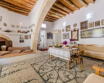 Kamariko Traditional House - Afantou