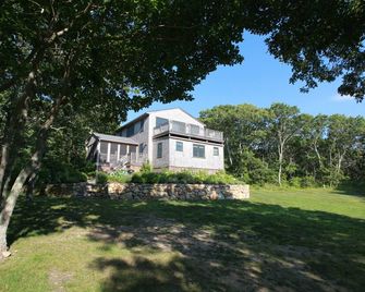 Modern Beach House - Walking Distance To Philbin Beach - 아퀴나 - 건물