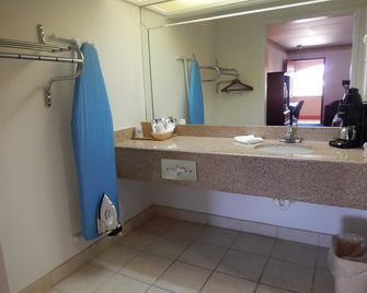 Island Suites Bay City - Bay City - Koupelna