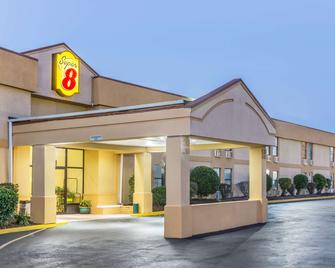 Super 8 by Wyndham Knoxville Downtown Area - Νόξβιλ - Κτίριο