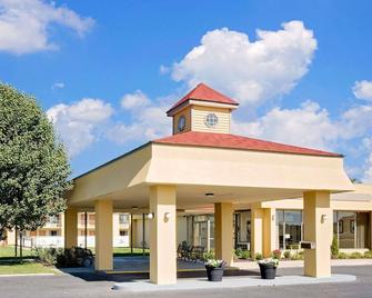 Days Inn by Wyndham Easton - Easton - Budova
