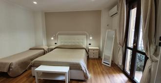 Guest House Piazza Carmine - Reggio Calabria - Camera da letto