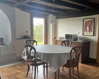 Etxetxobarri, independent farmhouse with views of the Anboto ridge. - Mallabia - Comedor
