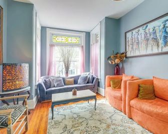 Historic Georgetown Townhome: Walkable Location! - Washington, D.C. - Wohnzimmer